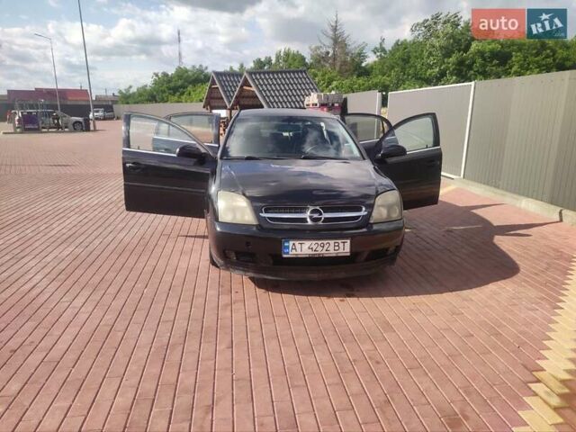 Черный Опель Вектра, объемом двигателя 2.2 л и пробегом 222 тыс. км за 3000 $, фото 4 на Automoto.ua