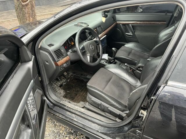 Черный Опель Вектра, объемом двигателя 2.2 л и пробегом 355 тыс. км за 3400 $, фото 3 на Automoto.ua