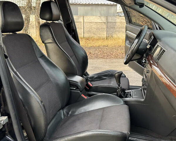 Черный Опель Вектра, объемом двигателя 2.2 л и пробегом 300 тыс. км за 3250 $, фото 21 на Automoto.ua