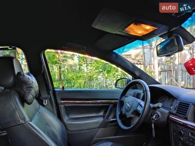 Черный Опель Вектра, объемом двигателя 2.2 л и пробегом 335 тыс. км за 5850 $, фото 32 на Automoto.ua