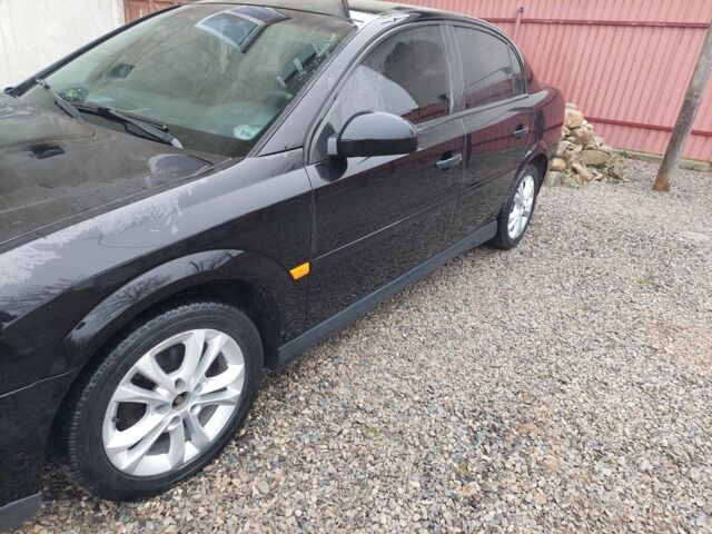 Черный Опель Вектра, объемом двигателя 2 л и пробегом 325 тыс. км за 4200 $, фото 4 на Automoto.ua