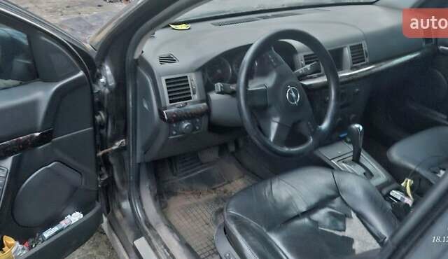 Черный Опель Вектра, объемом двигателя 3 л и пробегом 300 тыс. км за 3000 $, фото 7 на Automoto.ua