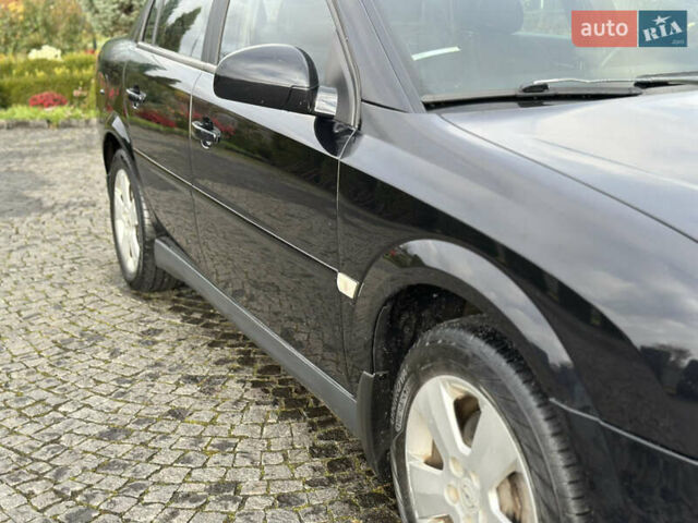 Черный Опель Вектра, объемом двигателя 1.8 л и пробегом 320 тыс. км за 2999 $, фото 4 на Automoto.ua