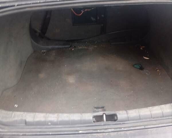 Черный Опель Вектра, объемом двигателя 2.2 л и пробегом 300 тыс. км за 3000 $, фото 7 на Automoto.ua