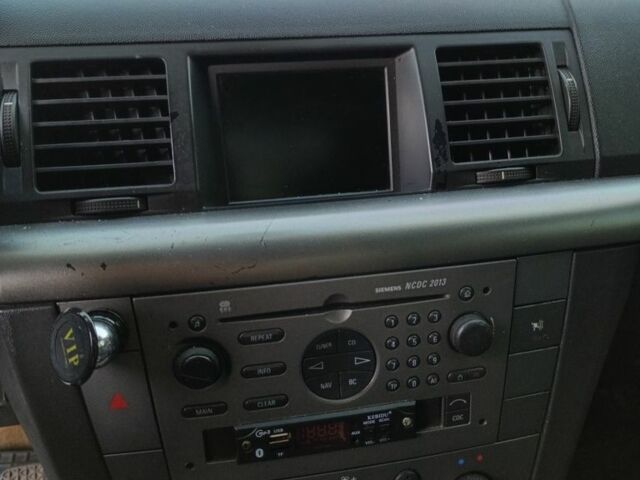 Черный Опель Вектра, объемом двигателя 2 л и пробегом 430 тыс. км за 3100 $, фото 7 на Automoto.ua