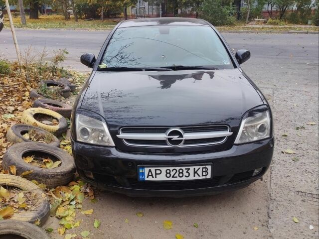 Черный Опель Вектра, объемом двигателя 3.2 л и пробегом 372 тыс. км за 4000 $, фото 3 на Automoto.ua