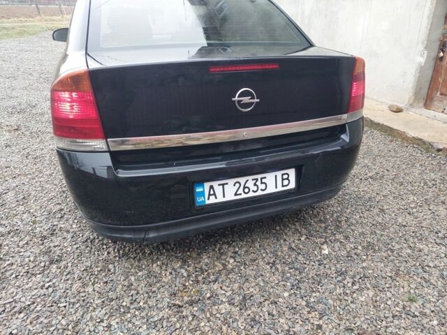 Черный Опель Вектра, объемом двигателя 2 л и пробегом 325 тыс. км за 4200 $, фото 5 на Automoto.ua