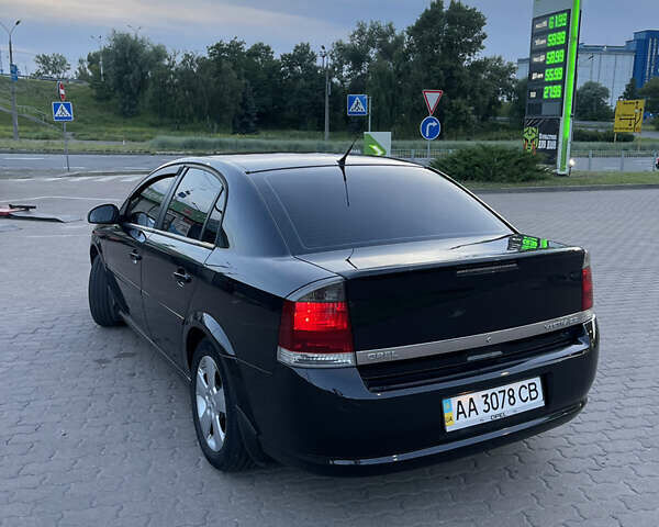 Черный Опель Вектра, объемом двигателя 2.2 л и пробегом 320 тыс. км за 5499 $, фото 3 на Automoto.ua