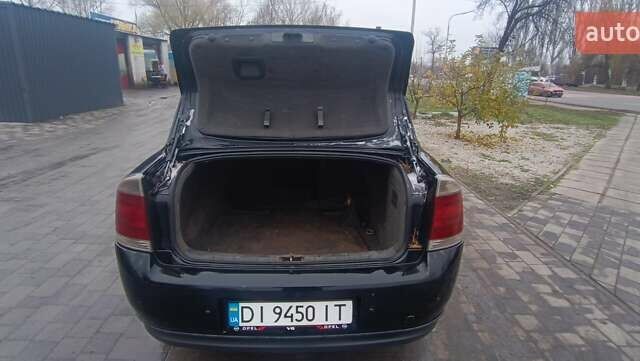 Черный Опель Вектра, объемом двигателя 3.2 л и пробегом 280 тыс. км за 3500 $, фото 4 на Automoto.ua