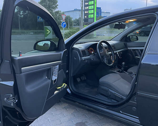 Черный Опель Вектра, объемом двигателя 2.2 л и пробегом 320 тыс. км за 5499 $, фото 20 на Automoto.ua