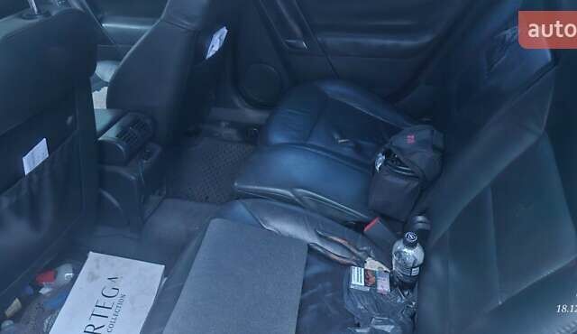 Черный Опель Вектра, объемом двигателя 3 л и пробегом 300 тыс. км за 3000 $, фото 4 на Automoto.ua