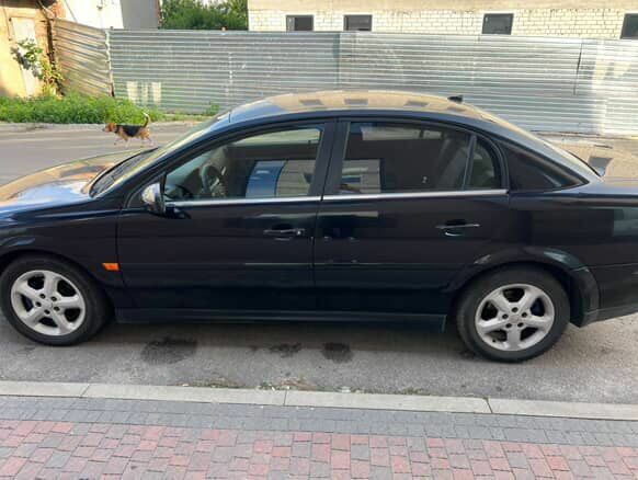 Чорний Опель Вектра, об'ємом двигуна 1.8 л та пробігом 320 тис. км за 4300 $, фото 3 на Automoto.ua