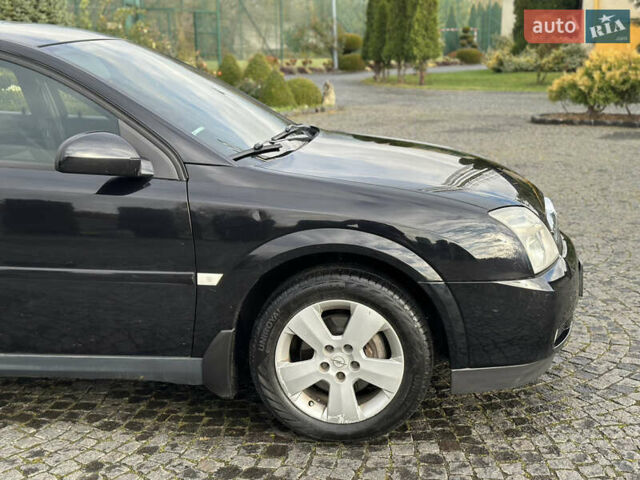 Черный Опель Вектра, объемом двигателя 1.8 л и пробегом 320 тыс. км за 2999 $, фото 3 на Automoto.ua