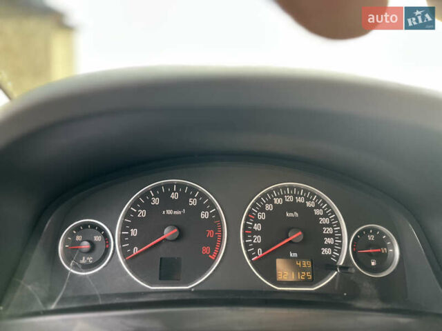 Черный Опель Вектра, объемом двигателя 1.8 л и пробегом 320 тыс. км за 2999 $, фото 31 на Automoto.ua