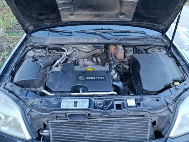 Черный Опель Вектра, объемом двигателя 2 л и пробегом 430 тыс. км за 3100 $, фото 5 на Automoto.ua