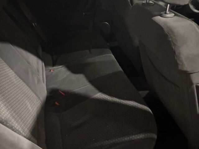 Черный Опель Вектра, объемом двигателя 2.2 л и пробегом 200 тыс. км за 2400 $, фото 4 на Automoto.ua