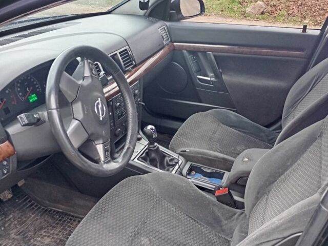 Черный Опель Вектра, объемом двигателя 2.2 л и пробегом 2 тыс. км за 3000 $, фото 4 на Automoto.ua