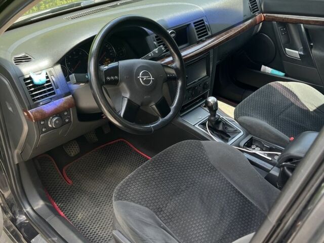 Черный Опель Вектра, объемом двигателя 2.2 л и пробегом 310 тыс. км за 3450 $, фото 6 на Automoto.ua