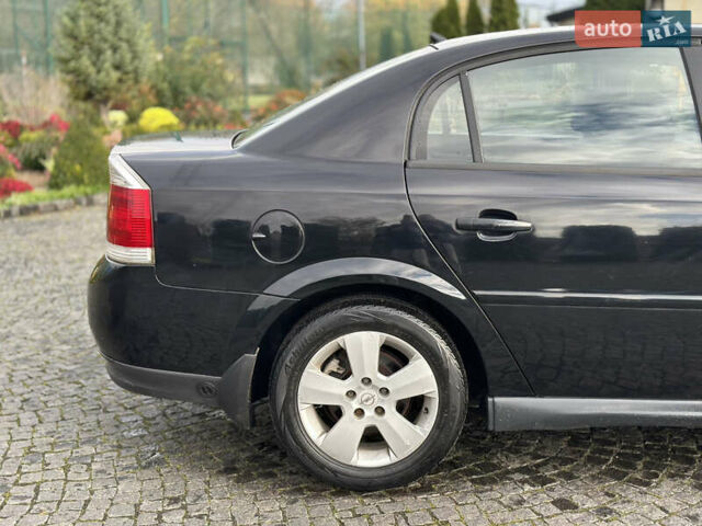 Черный Опель Вектра, объемом двигателя 1.8 л и пробегом 320 тыс. км за 2999 $, фото 5 на Automoto.ua