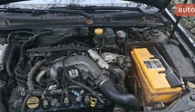 Черный Опель Вектра, объемом двигателя 3 л и пробегом 300 тыс. км за 3000 $, фото 3 на Automoto.ua