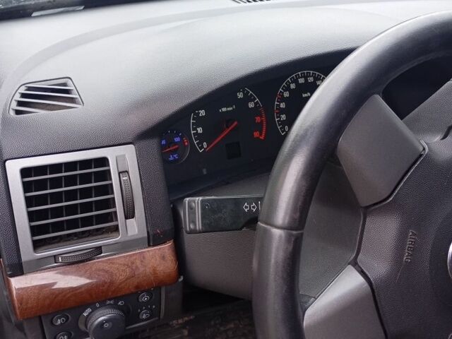 Черный Опель Вектра, объемом двигателя 2.2 л и пробегом 2 тыс. км за 3000 $, фото 5 на Automoto.ua