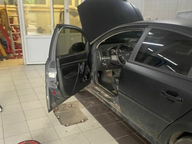 Черный Опель Вектра, объемом двигателя 2.2 л и пробегом 300 тыс. км за 1186 $, фото 7 на Automoto.ua