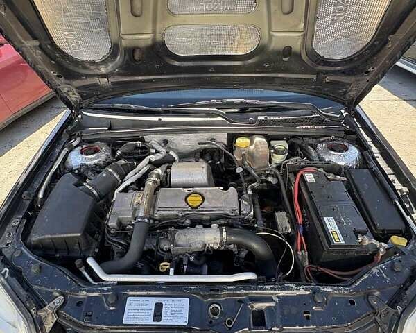 Черный Опель Вектра, объемом двигателя 2 л и пробегом 350 тыс. км за 3200 $, фото 7 на Automoto.ua