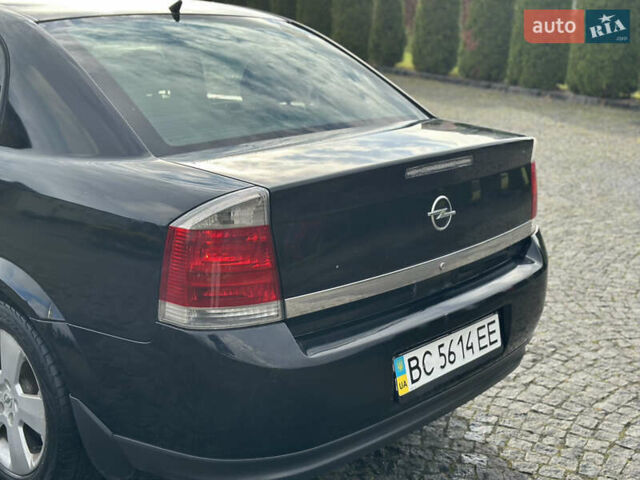 Черный Опель Вектра, объемом двигателя 1.8 л и пробегом 320 тыс. км за 2999 $, фото 8 на Automoto.ua