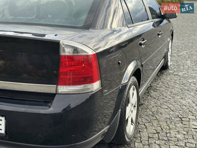 Черный Опель Вектра, объемом двигателя 1.8 л и пробегом 320 тыс. км за 2999 $, фото 7 на Automoto.ua