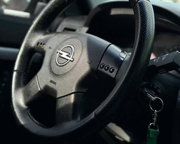 Черный Опель Вектра, объемом двигателя 2 л и пробегом 325 тыс. км за 4200 $, фото 7 на Automoto.ua