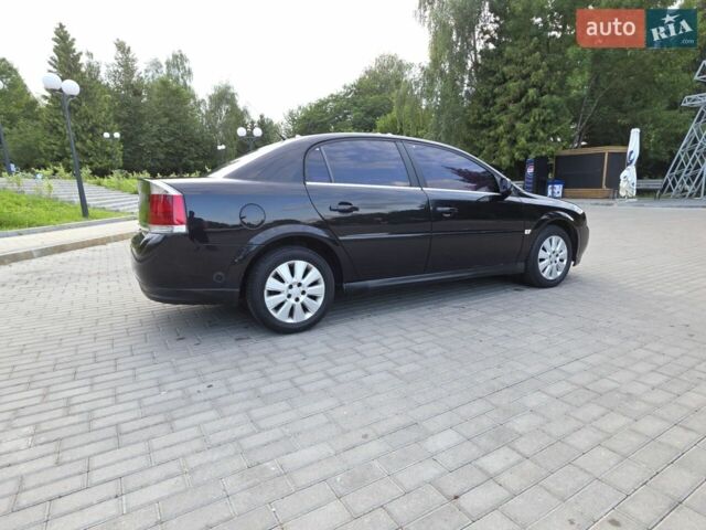 Черный Опель Вектра, объемом двигателя 2.2 л и пробегом 369 тыс. км за 3299 $, фото 3 на Automoto.ua