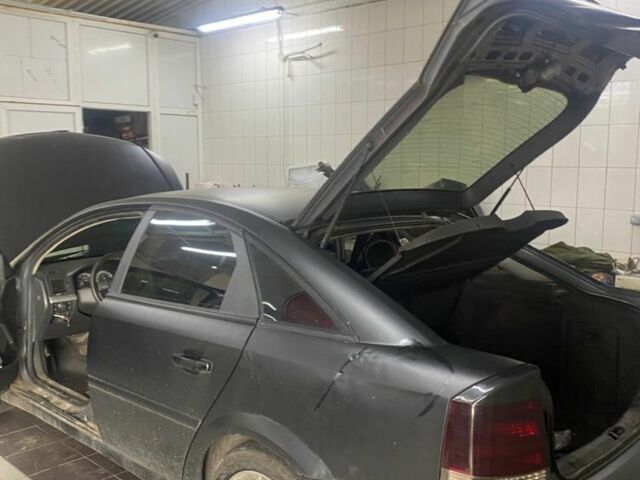 Черный Опель Вектра, объемом двигателя 2.2 л и пробегом 300 тыс. км за 1186 $, фото 6 на Automoto.ua