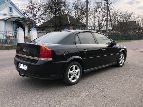Чорний Опель Вектра, об'ємом двигуна 1.8 л та пробігом 320 тис. км за 4200 $, фото 1 на Automoto.ua