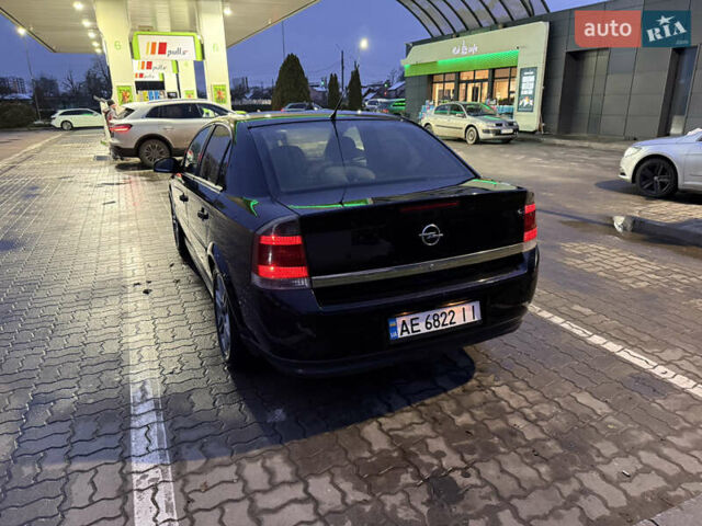 Черный Опель Вектра, объемом двигателя 2.2 л и пробегом 240 тыс. км за 5500 $, фото 5 на Automoto.ua