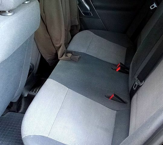 Черный Опель Вектра, объемом двигателя 2 л и пробегом 312 тыс. км за 3200 $, фото 3 на Automoto.ua