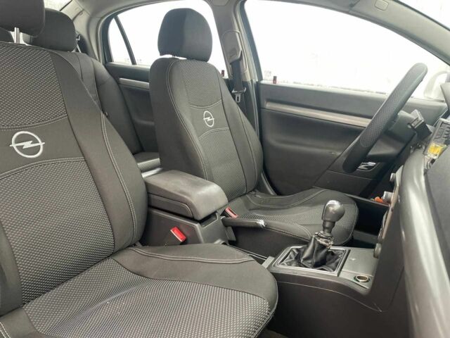 Чорний Опель Вектра, об'ємом двигуна 2 л та пробігом 321 тис. км за 3300 $, фото 15 на Automoto.ua