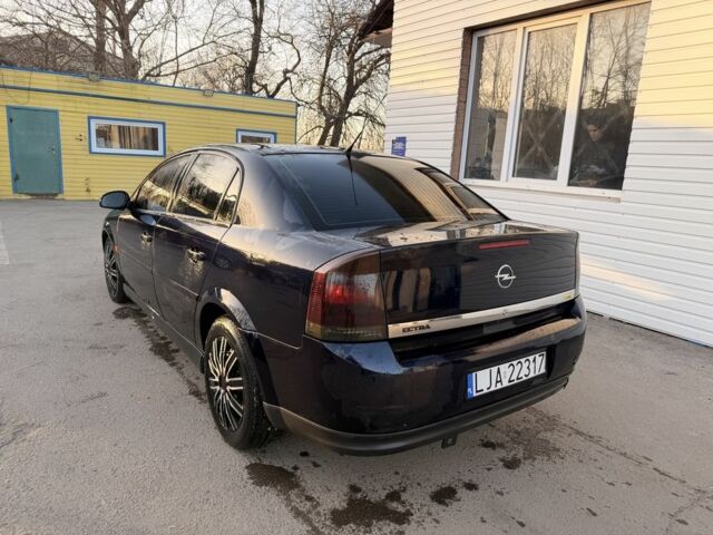 Черный Опель Вектра, объемом двигателя 2 л и пробегом 370 тыс. км за 2450 $, фото 8 на Automoto.ua