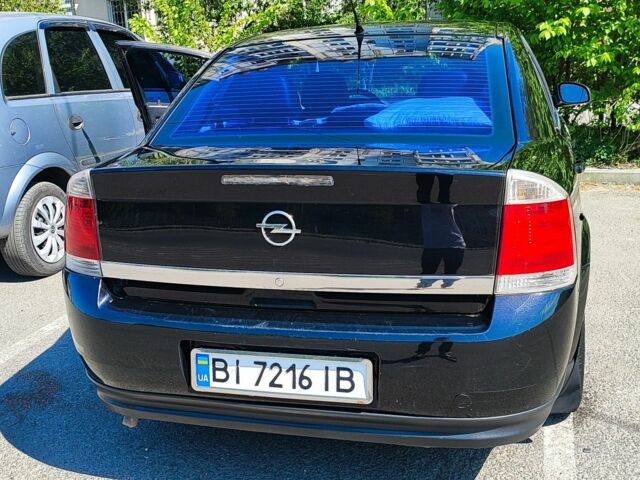 Черный Опель Вектра, объемом двигателя 2.2 л и пробегом 295 тыс. км за 4518 $, фото 2 на Automoto.ua