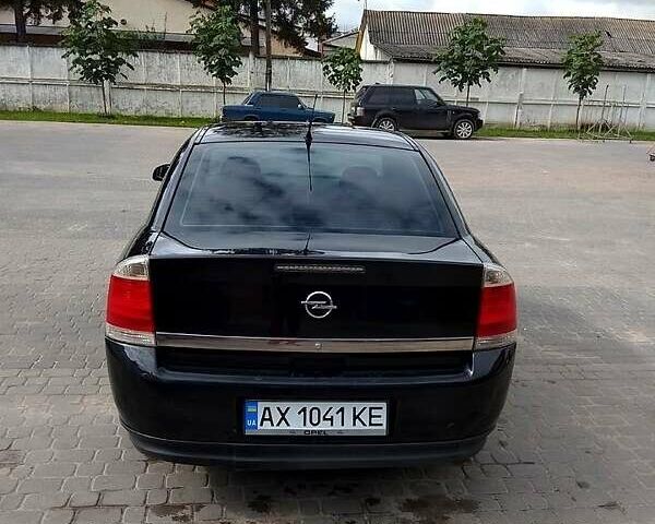 Чорний Опель Вектра, об'ємом двигуна 2.2 л та пробігом 300 тис. км за 4000 $, фото 2 на Automoto.ua