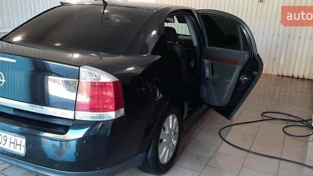 Черный Опель Вектра, объемом двигателя 3.2 л и пробегом 200 тыс. км за 4600 $, фото 3 на Automoto.ua