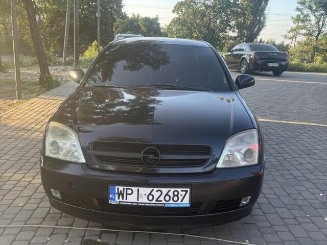 Черный Опель Вектра, объемом двигателя 2.2 л и пробегом 317 тыс. км за 2700 $, фото 2 на Automoto.ua