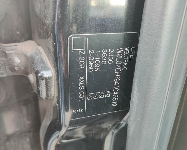 Черный Опель Вектра, объемом двигателя 3.2 л и пробегом 217 тыс. км за 6499 $, фото 35 на Automoto.ua