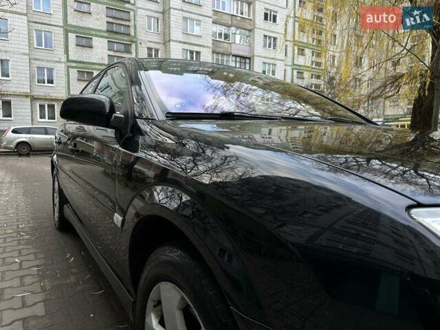 Черный Опель Вектра, объемом двигателя 2.2 л и пробегом 238 тыс. км за 3650 $, фото 4 на Automoto.ua