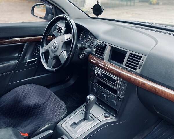 Черный Опель Вектра, объемом двигателя 2.2 л и пробегом 240 тыс. км за 6000 $, фото 11 на Automoto.ua