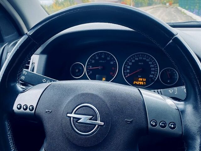 Черный Опель Вектра, объемом двигателя 2.2 л и пробегом 247 тыс. км за 5250 $, фото 8 на Automoto.ua