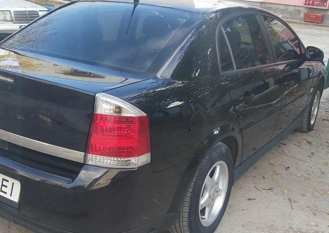 Черный Опель Вектра, объемом двигателя 0 л и пробегом 220 тыс. км за 4600 $, фото 1 на Automoto.ua