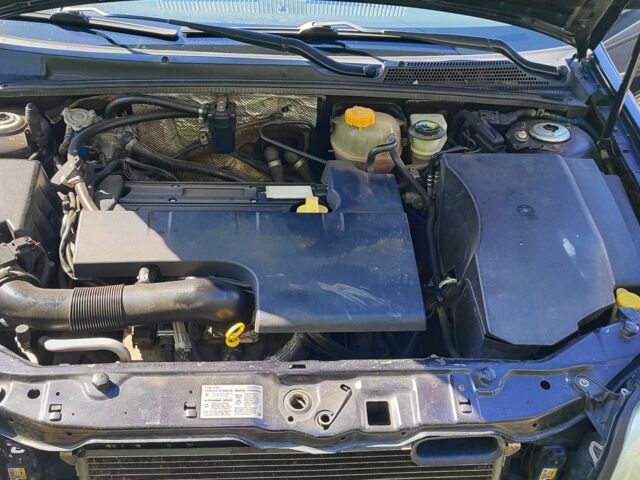 Черный Опель Вектра, объемом двигателя 2.2 л и пробегом 295 тыс. км за 4518 $, фото 5 на Automoto.ua