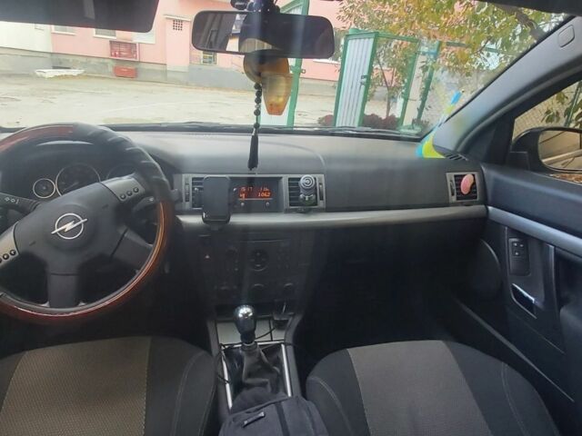 Черный Опель Вектра, объемом двигателя 0 л и пробегом 220 тыс. км за 4600 $, фото 3 на Automoto.ua