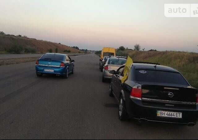 Черный Опель Вектра, объемом двигателя 3.2 л и пробегом 217 тыс. км за 6499 $, фото 10 на Automoto.ua