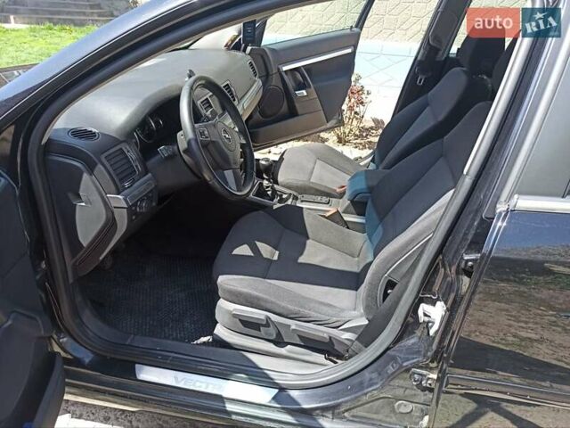 Чорний Опель Вектра, об'ємом двигуна 1.8 л та пробігом 228 тис. км за 5400 $, фото 7 на Automoto.ua